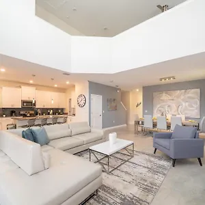 2744hm 5 Bed/5 Ba *