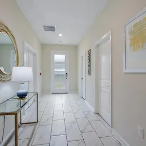 Semesterbostad 4555- Luxury 9br W/ Private Pool & Themes