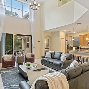 Spacious Vacation With Pool & Jacuzzi Near