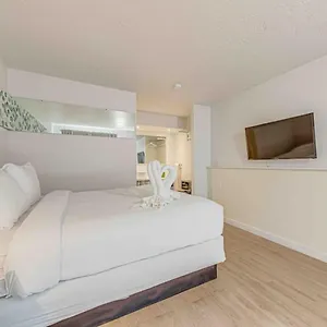 Travel By Wyndham 10 Min From Hotel