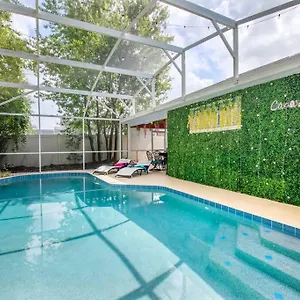 Vacation With Private Pool Near World קיסימי