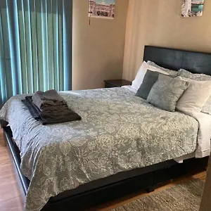 Проживание в семье Irises House - Private In *
