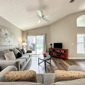 4 Bed 3 Bath In A Gated Community With Pool Villa *