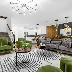 9 Bedrooms- 5 Bathrooms Storey 2976 Pl