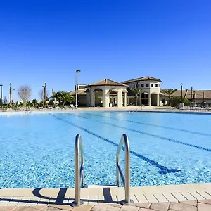 Semesterbostad Opulent Stay: Pool, Spa, 10 Mi Away