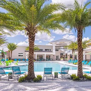 Opulent Retreat, Pool & View, Near Parks קיסימי