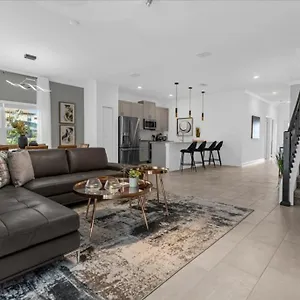 5 Bedrooms- 4 Bathrooms- Storey 2373 Rt קיסימי
