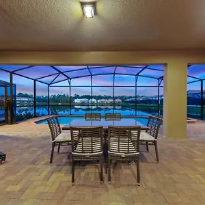 Indulge In A Lakefront Retreat 9 Bedrooms And World-class Amenities בית נופש קיסימי