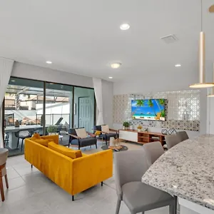 Cozy Neverland Retreat For A Whimsical Getaway بيت للعطل *