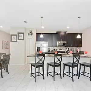 4819 Fantastic Located At Storey Lake Сasa de vacaciones *