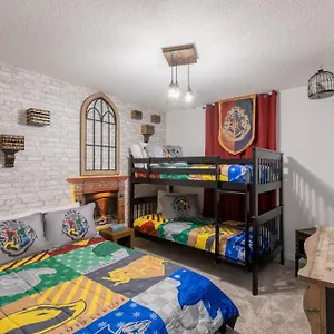 בית נופש Thematic House With Private Pool In *