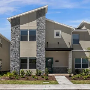 別荘 5 Bedrooms- 4 Bathrooms- Storey 2584 Rt