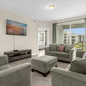 3 Bedrooms- 2 Bathrooms- Storey 3120-208 Pc アパート *