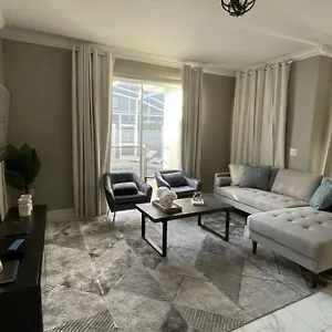 別荘 Beautiful Relaxing 4 Bed Town With Pool-1094s *