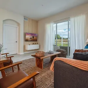 דירה Modern Condo, Spacious Layout And Mickey Bedroom