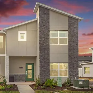 Semesterbostad 5 Bedrooms- 4 Bathrooms- Storey 2612 Rt *