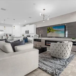 7 Bedrooms- 7 Bathrooms- Solara 8959 Ad 別荘