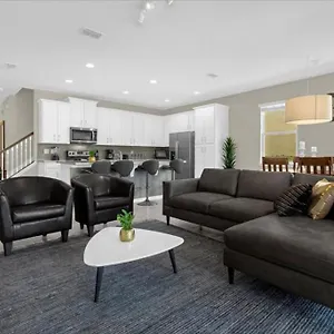 5 Bedrooms- 4,5 Bathrooms- Solara 1555cp