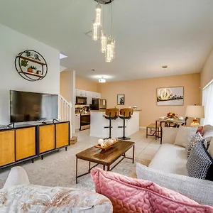 Family-friendly Townhome With Private Pool * キシミー