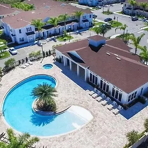 New In The Market Townhouse In West Lucaya!