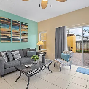 Terra Townhouse With Patio