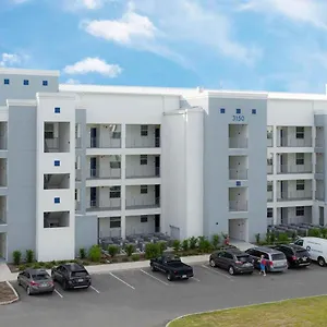 Strategic 2 Bd Close To Storey