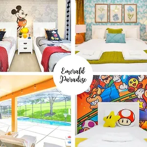 別荘 Family With Private Pool Game & Themed
