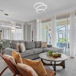 6 Bedrooms- 4,5 Bathrooms- Solara 1868 Tp *