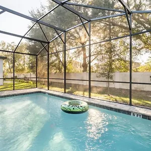 בית נופש Luxe Getaway - Karaoke - Games - Heated Pool *