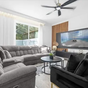 4 Bedrooms- 3 Bathrooms- Storey 2457rt בית נופש *