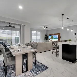 4 Bedroom Townhouse With Private Pool Just Minutes Away From 別荘 *