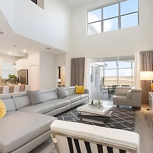 5ba/5bd Storey W/ Pool And *