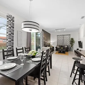Semesterbostad 4bd Charming With Pool And Bbq Near