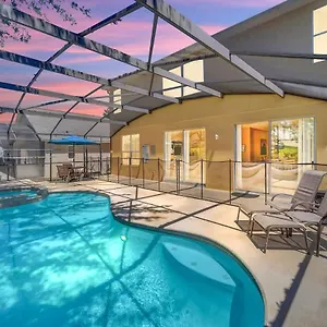 Semesterbostad Remodeled 7 Bedroom Retreat Near World