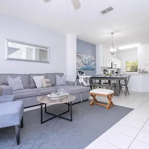 Beautiful Townhouse In Bella Vida