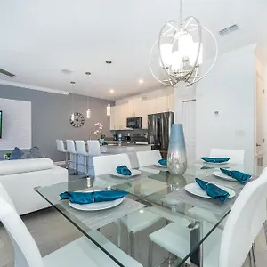 1018jr Townhouse 4 Bedrooms & 3 Bathrooms + Pool * Kissimmee