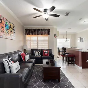 W457 - Charming Townhouse With Private Patio At Reunion * קיסימי