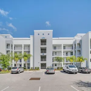 Chic Urban Oasis With 3 Bedrooms 6333 קיסימי