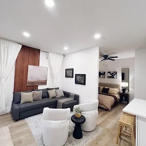 Modern Near Mco * Kissimmee
