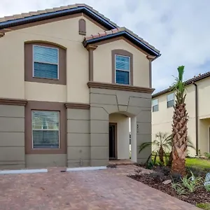 Dom wakacyjny Lakeview 5br Townhome W Pool Kissimmee