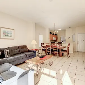 Apartment Spacious Emerald Escape - 12 Mins To