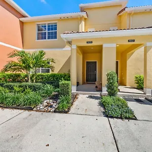 Lakefront 4 Bed Private Oasis Location Villa *