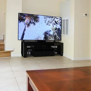 Villa Unidisl 3br3b Near Quiet Community, Pool, Private Hot Tub, Bbq & Games *