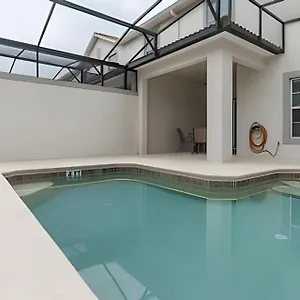 Storey Private Pool Near