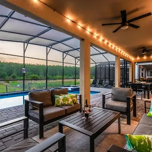 Semesterbostad Luxury 9br Getaway With Private Pool And Free Pool Heating, Theater & Themed Kissimmee