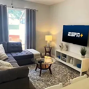 Your Cozy 3 Bd W Private Hot Tub & Bbq Gril