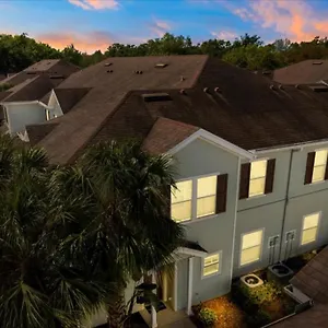 4 Bedrooms - 3 Bathrooms- Lucaya 5-104lv *