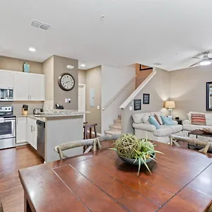 Amazing 4bdr House Near Semesterbostad Kissimmee