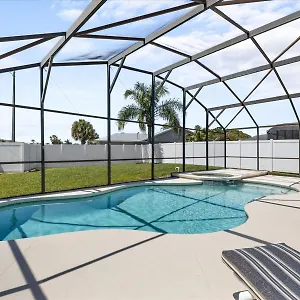 Sunny Getaway With Private Pool, & Fenced Yard Kissimmee