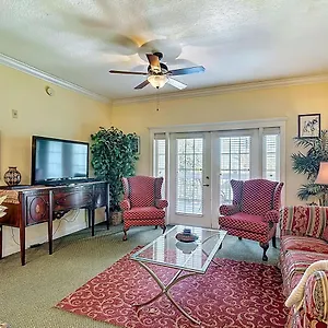 Casa vacanze 3-br With Dreamy Balcony Views, Walk To Pool *